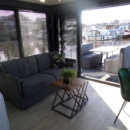 Modern Houseboat With Air Conditioning Located In Marina Uitgeest Extérieur photo