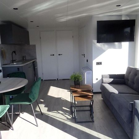 Modern Houseboat With Air Conditioning Located In Marina Uitgeest Extérieur photo