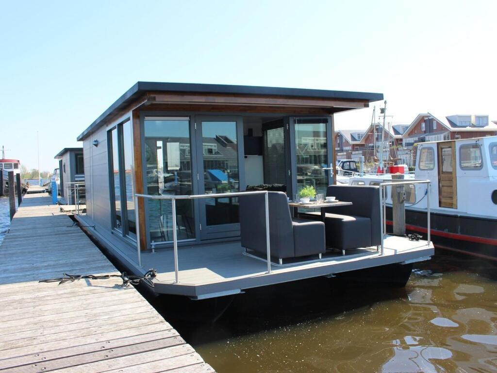 Modern Houseboat With Air Conditioning Located In Marina Uitgeest Extérieur photo