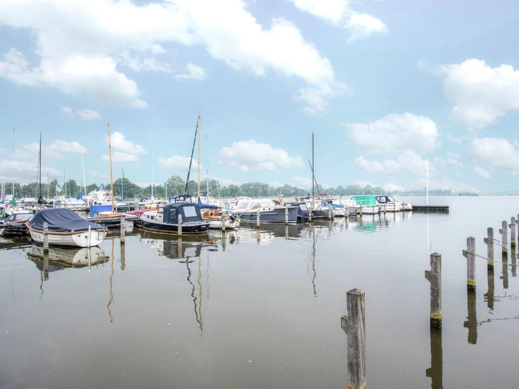Modern Houseboat With Air Conditioning Located In Marina Uitgeest Extérieur photo
