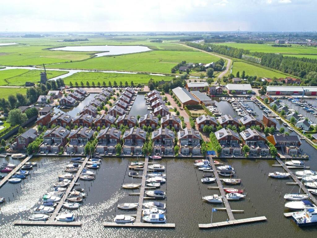 Modern Houseboat With Air Conditioning Located In Marina Uitgeest Extérieur photo